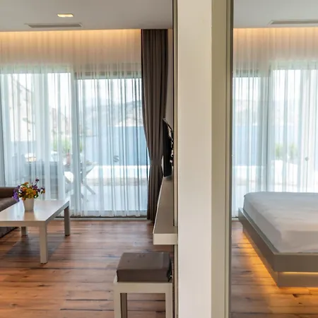Z-villas Szálloda