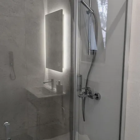 Z-villas * تورونشْ